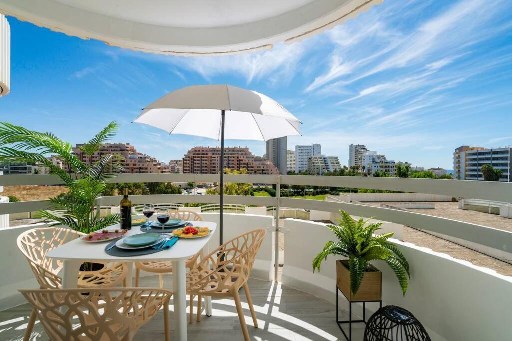 Apartamento em frente à praia com piscina e ténis Portimão Exterior foto