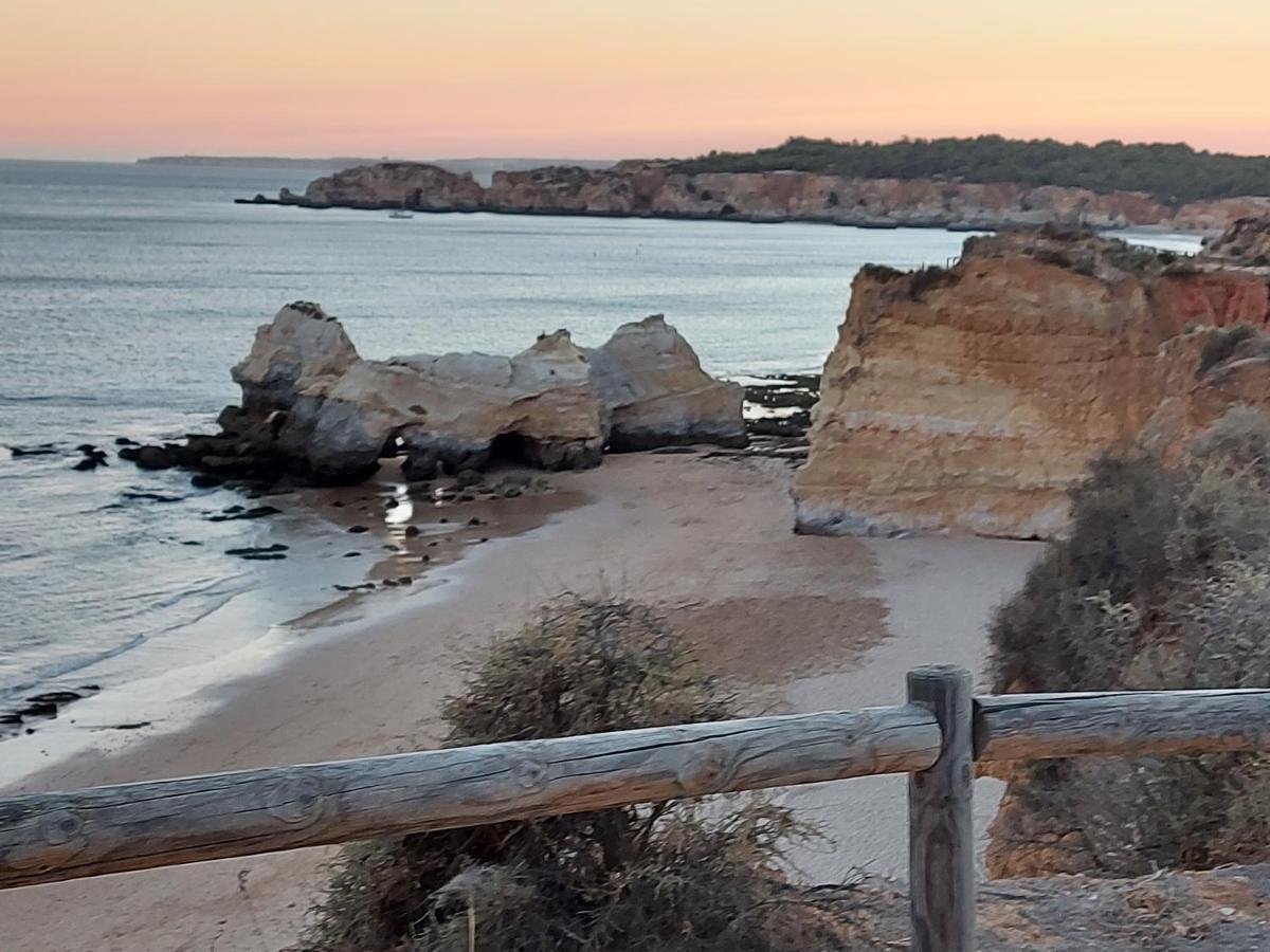 Apartamento em frente à praia com piscina e ténis Portimão Exterior foto